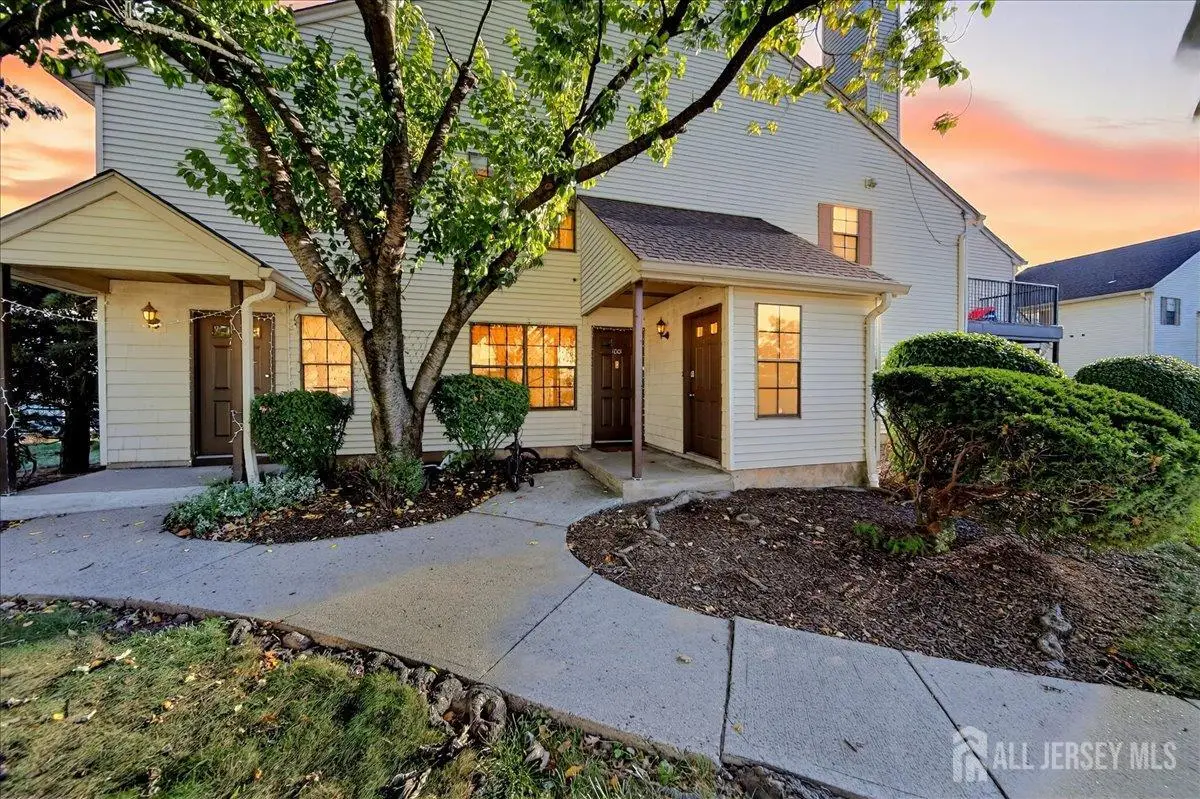 -1002 Woodbridge Commons Way, Iselin, NJ 08830 - #1