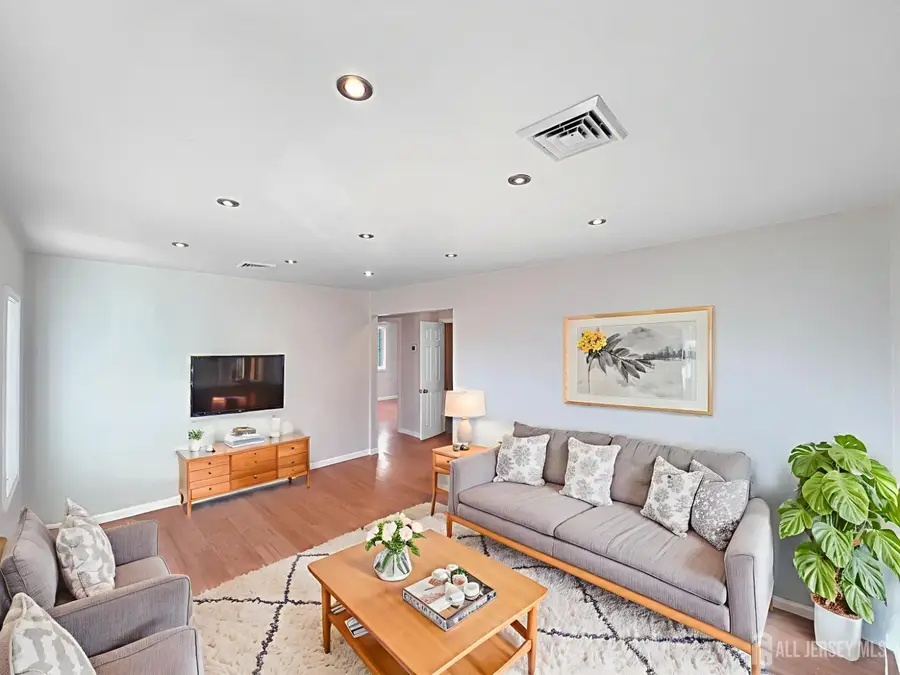 -124 Lincoln Avenue, Colonia, NJ 07067 - Image #2