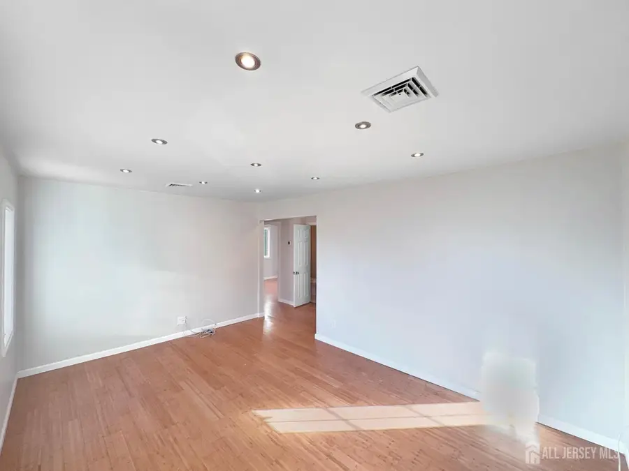 -124 Lincoln Avenue, Colonia, NJ 07067 - Image #3