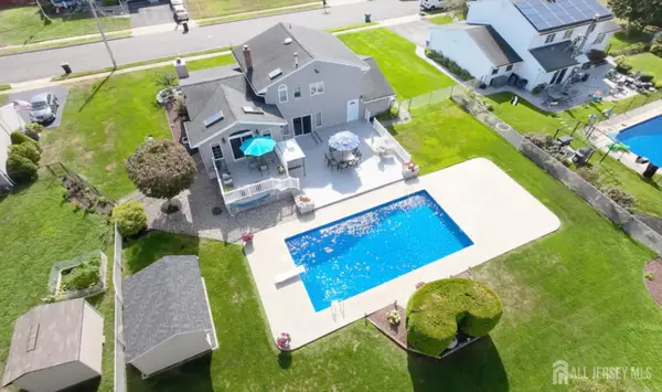 -21 Shoshone Street, Old Bridge, NJ 08857