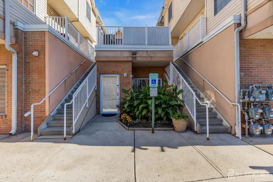 -109 Adamecs Way, South Amboy, NJ 08879 - Image #3