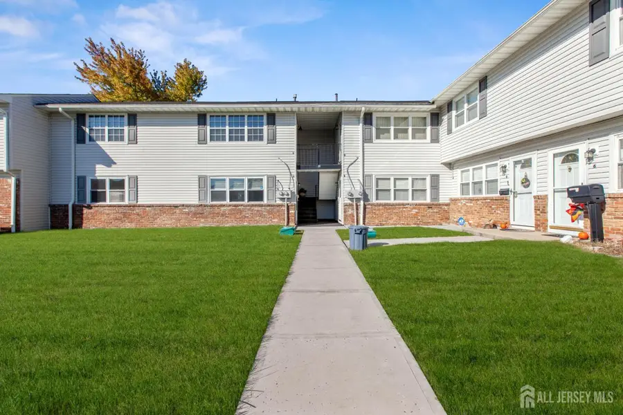 -10 California Court #A, Matawan, NJ 07747 - Image #2