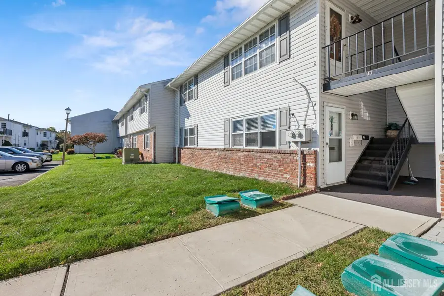 -10 California Court #A, Matawan, NJ 07747 - Image #3