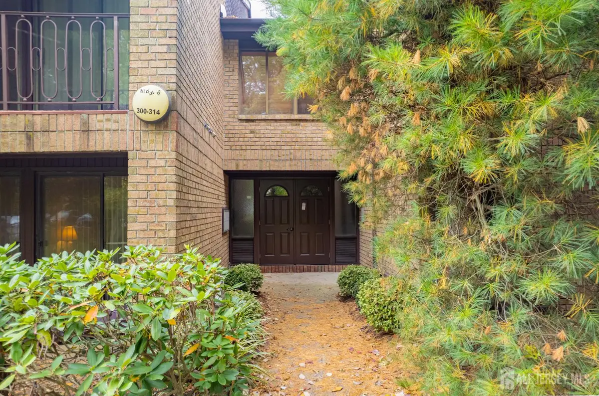 -310 Willowbrook Drive, North Brunswick, NJ 08902 - Image #1