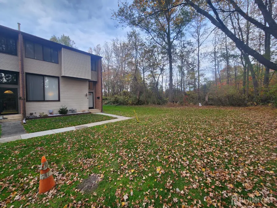 -158 Henderson Place, East Windsor, NJ 08520 - Image #2