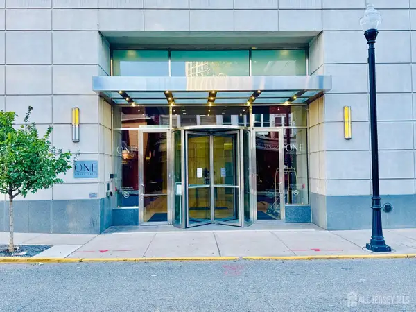 -1 Spring Street #2403, New Brunswick, NJ 08901