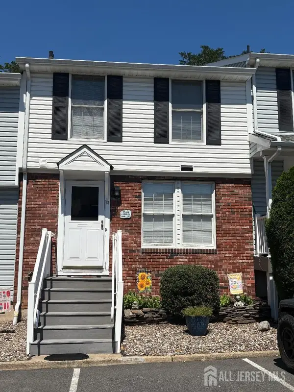 -35 Dayna Court, Perth Amboy, NJ 08861