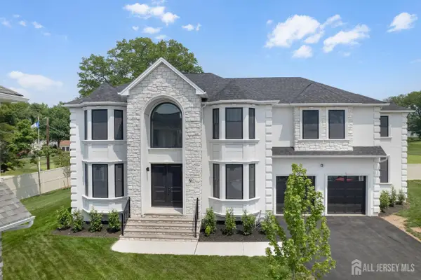 -9 Links Drive, Edison, NJ 08820