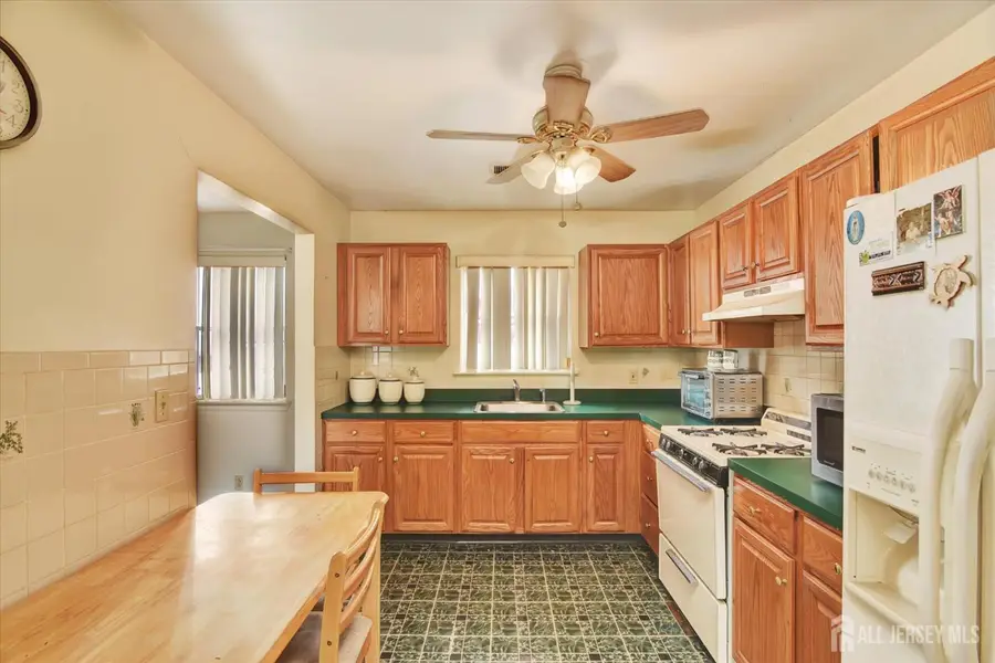 -389 Jeffries Street, Perth Amboy, NJ 08861 - Image #3