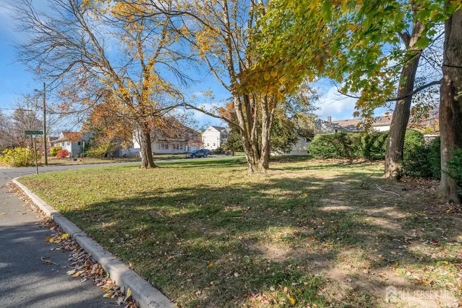 -32 Roosevelt Avenue, East Brunswick, NJ 08816 - Image #3