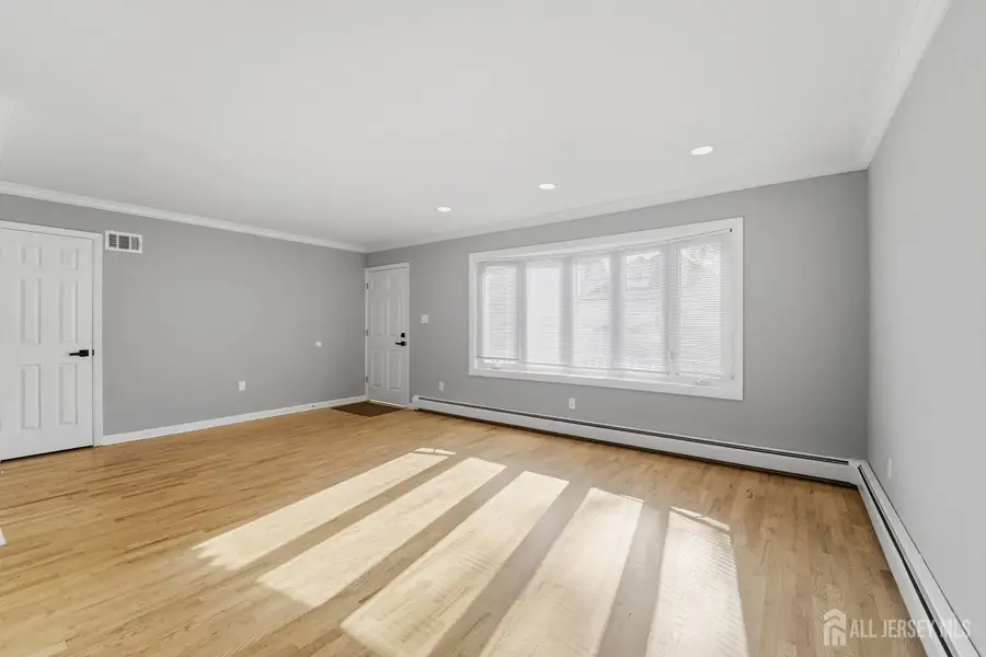 -21 Lincoln Parkway, Bayonne, NJ 07002 - Image #3