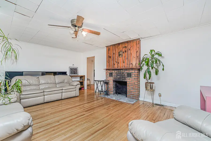 -95 E Walnut Street, Metuchen, NJ 08840 - Image #3