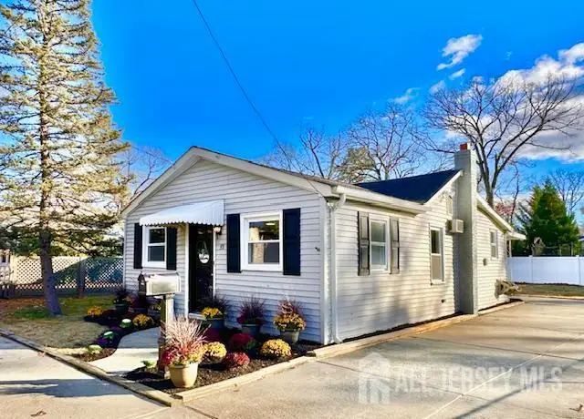 -53 Newark Avenue, Spotswood, NJ 08884 - Image #2