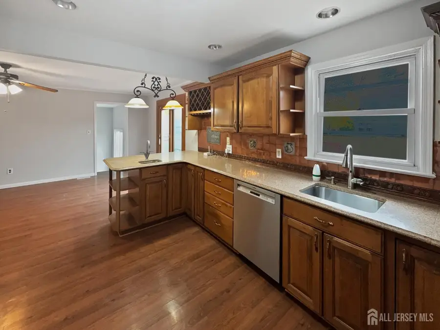 -38 Warrenville Road, Middlesex, NJ 08846 - Image #2