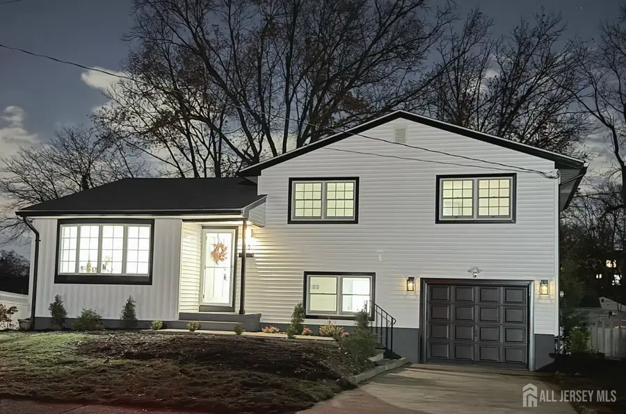 -33 Larchmont Road, Edison, NJ 08837 - Image #2