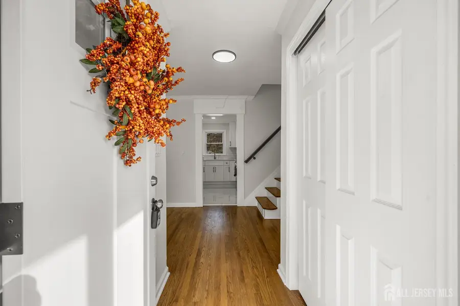 -33 Larchmont Road, Edison, NJ 08837 - Image #3