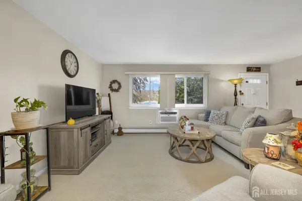 -641 Cricket Lane, Woodbridge Proper, NJ 07208