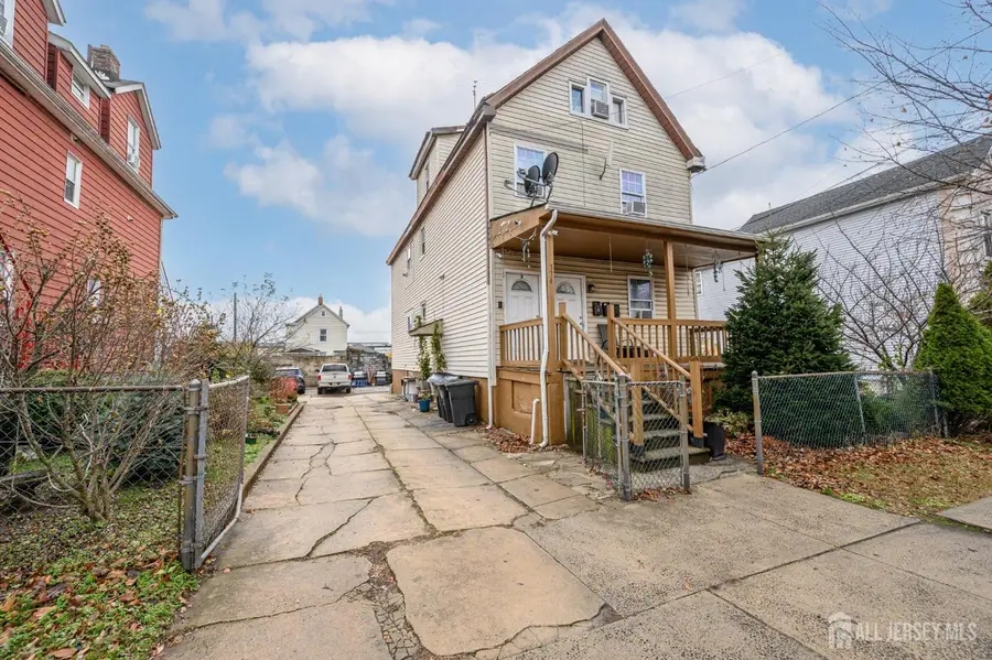 -374 Delavan Street, New Brunswick, NJ 08901 - Image #2