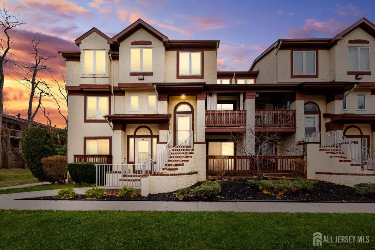 -112 Michaels Court, Woodbridge, NJ 07095 - #1