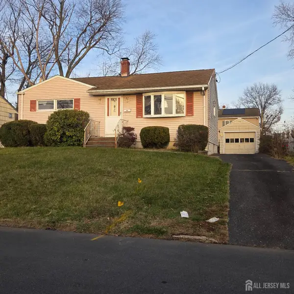 -9 Gates Place, Edison, NJ 08817