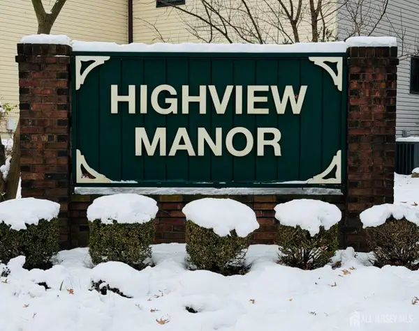 -21 Highview Drive, Woodbridge Proper, NJ 07095