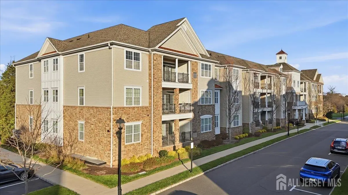 -5301 Enclave Circle, Weston, NJ 08873 - Image #1