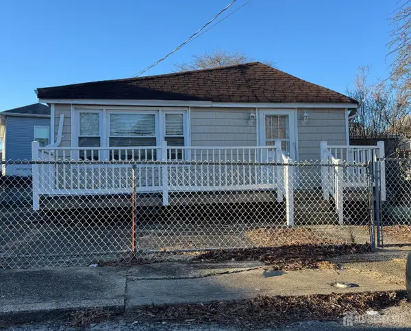 -8 Shadynook Street, Keansburg, NJ 07734