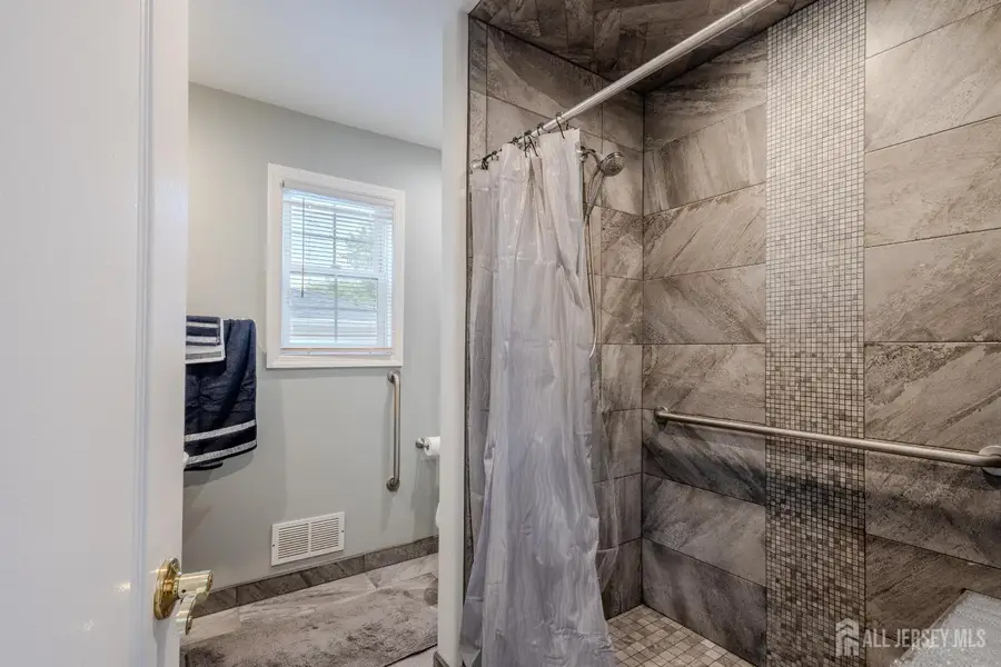 -250 Whittier Avenue, Dunellen, NJ 08812 - Image #3