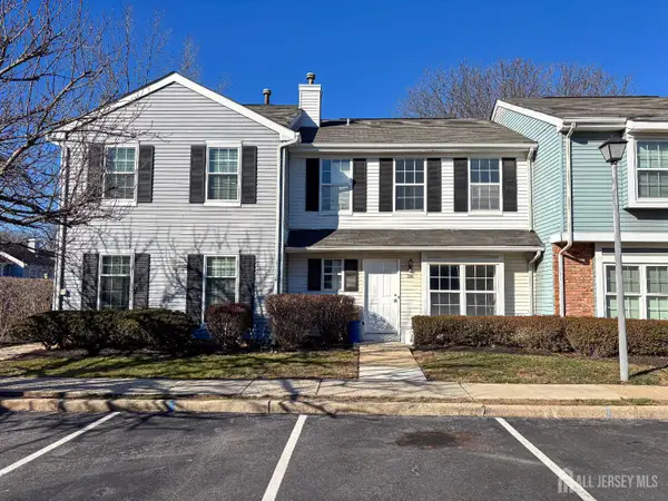-386 Inwood Court, Franklin Twsp, NJ 08873