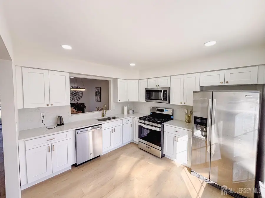 -386 Inwood Court, Somerset, NJ 08873 - Image #3