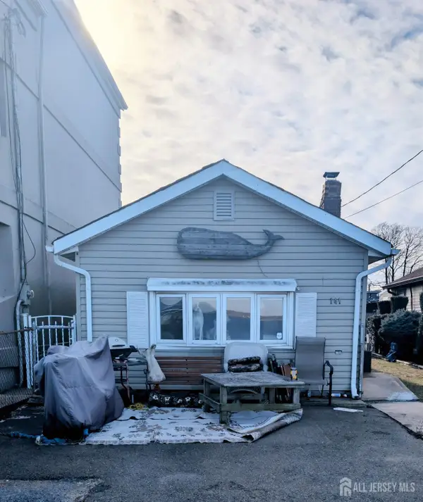 -141 Shoreland Circle, Old Bridge, NJ 08879