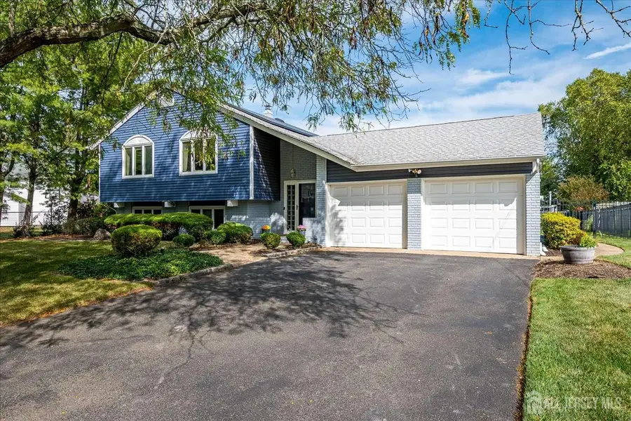 -7 Gentore Court, Edison, NJ 08820 - Image #2