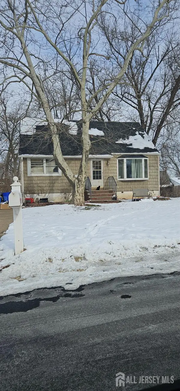 -32 N Pennington Road N, New Brunswick, NJ 08901