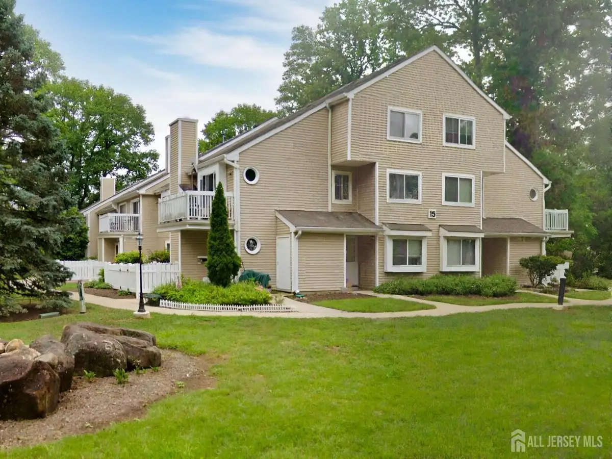 -31 Wynwood Drive, Heathcote, NJ 08852 - Image #1