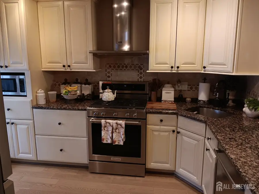 -29 Tall Oaks Court, Old Bridge, NJ 08857 - Image #3