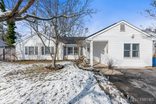 -8 Tanglewood Drive, Barnegat, NJ 08005