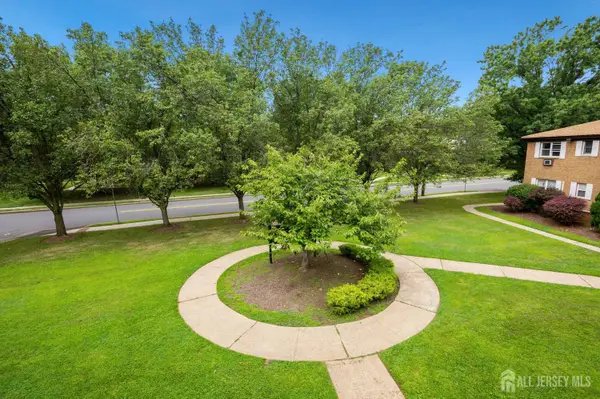 -55 Gill Lane #54, Iselin, NJ 08830