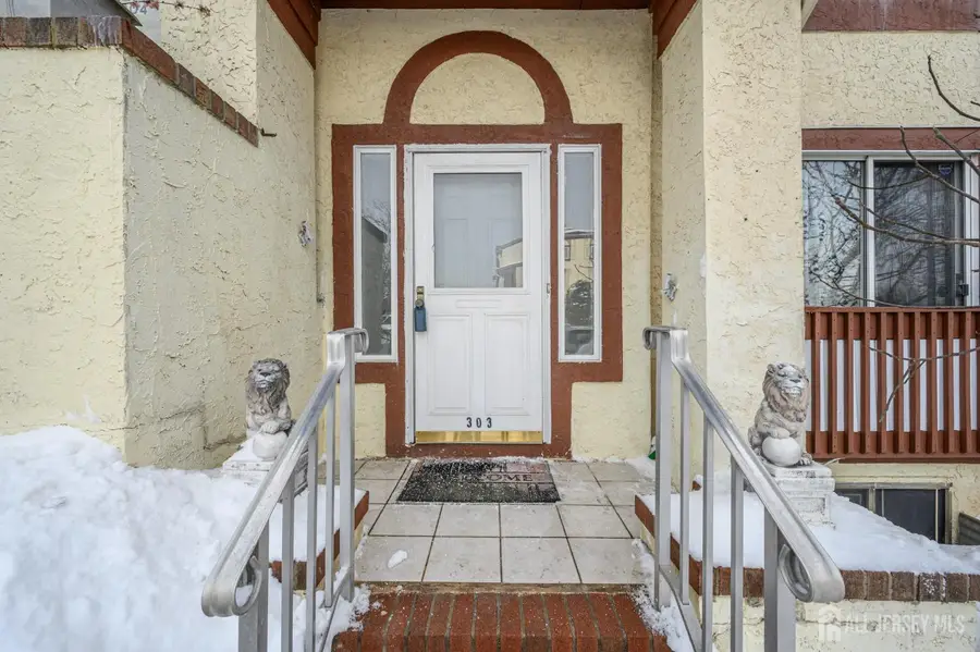 -303 Michaels Court, Woodbridge, NJ 07095 - #3