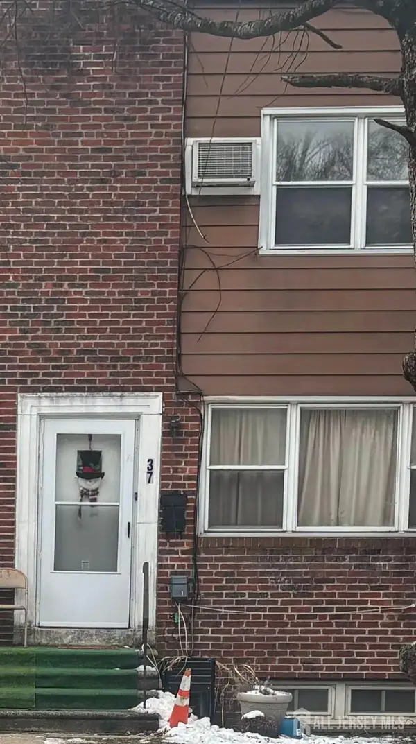 -37 Bruce Park Drive, Trenton, NJ 08618