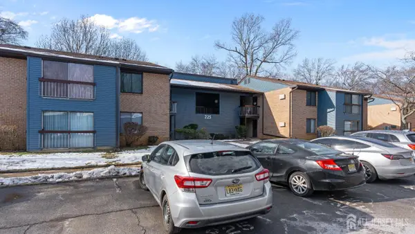 -225 Medford Court #G, Manalapan, NJ 07726