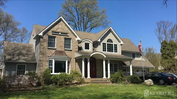 -35 Warwick Road, Colonia, NJ 07067