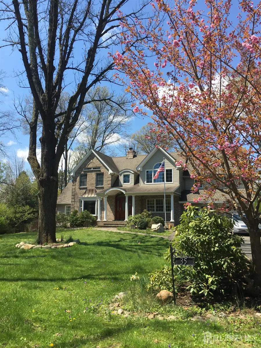 -35 Warwick Road, Colonia, NJ 07067 - #3