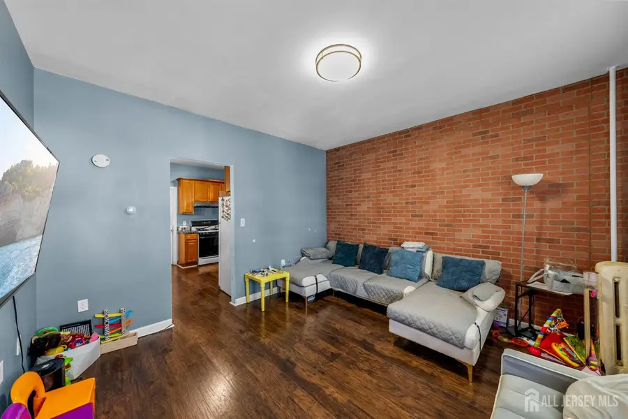 -64 Comstock Street, New Brunswick, NJ 08901 - Image #3