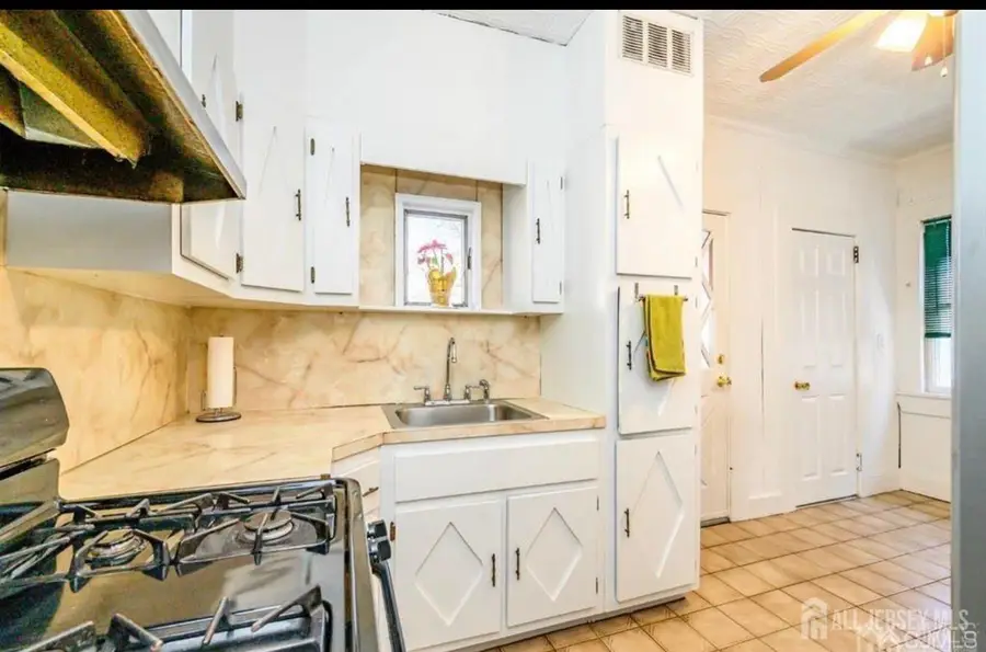 -271 Woodbridge Avenue, Woodbridge, NJ 07095 - Image #2