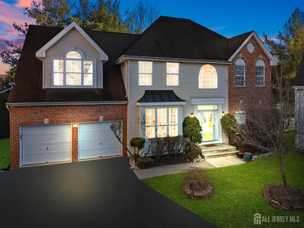 -46 Pin Oak Drive, North Brunswick, NJ 08902