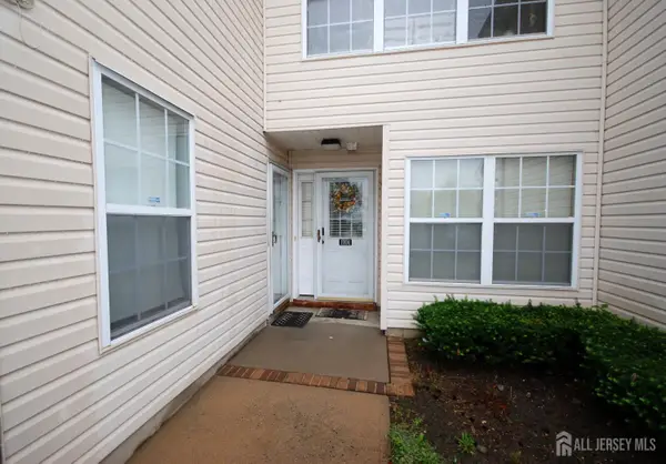 -1101 Stony Brook Way, North Brunswick, NJ 08902