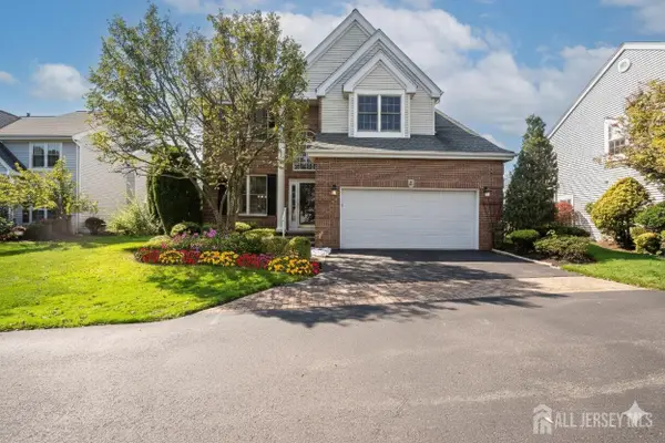 -5 Fairmount Court, Monroe, NJ 08831