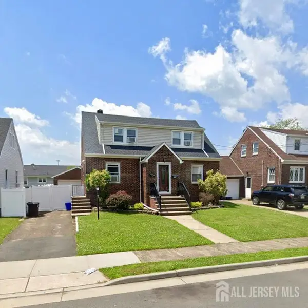 -41 Elmwood Avenue, Carteret, NJ 07008