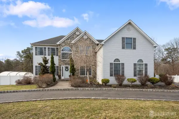 -9 Redwood Court, Monroe, NJ 08831
