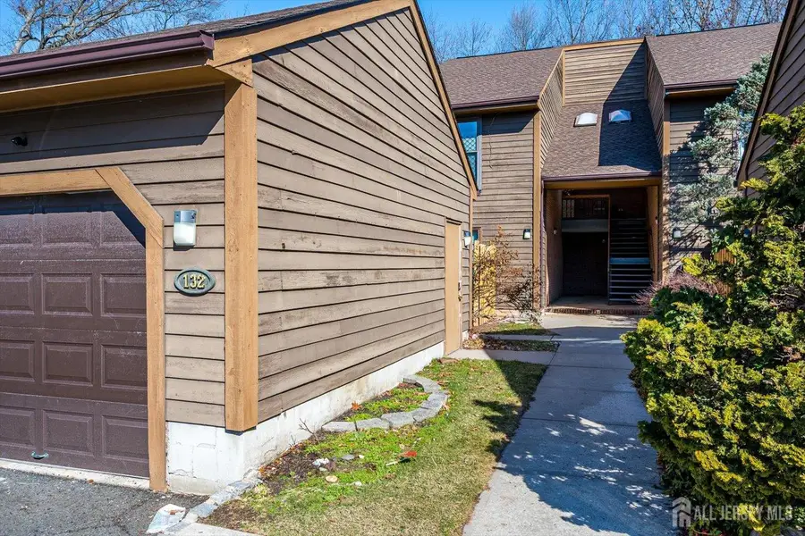 -133 Oakmont Court, Edison, NJ 08820 - #2